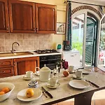 Apartamento Giglio - Vlo205 By Interhome