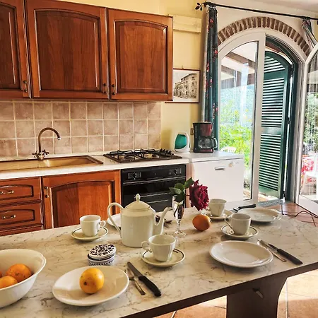 Appartamento Giglio - Vlo205 By Interhome